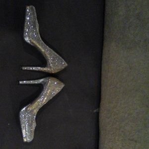 NNW Ladies sz 7.5 bling heels